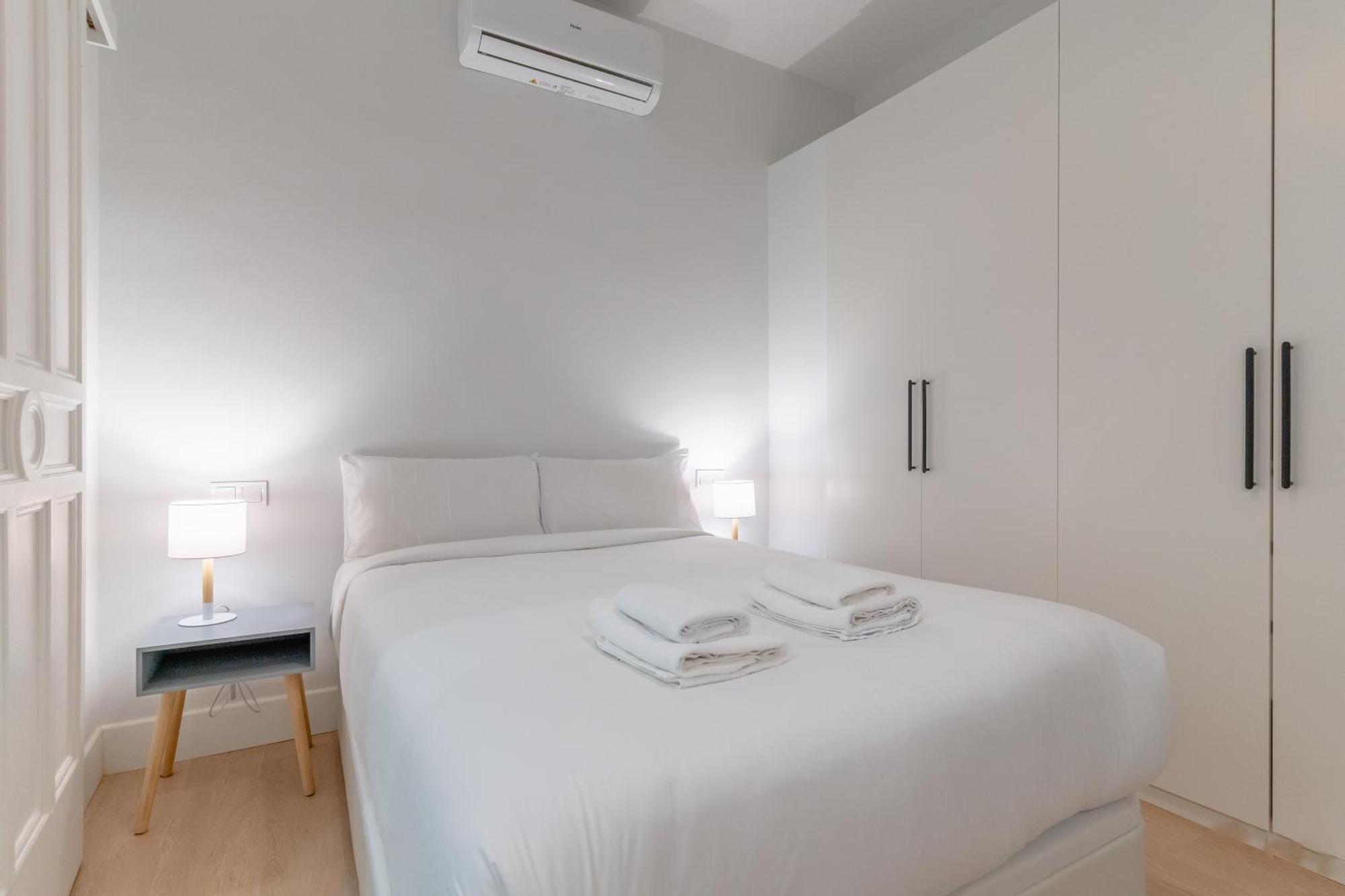 Ferienwohnung Cozy And Central-1Bd 1Bth- Cortes Madrid Exterior foto
